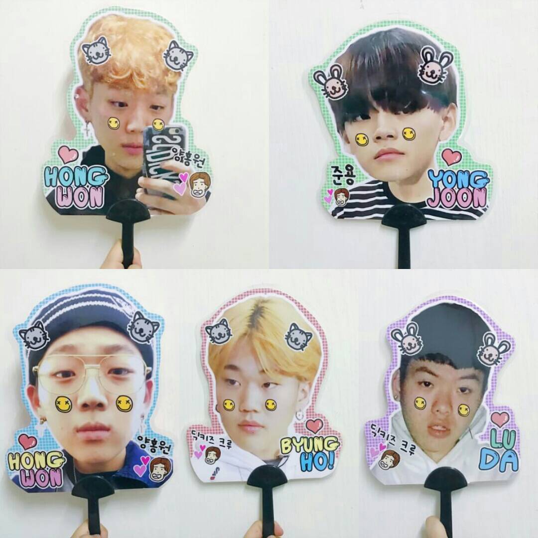 nametuktahun94's tweet photo. ธง/พัด เด็กๆจาก #SchoolRapper #YoungB  #Yongjoon #Luda #Byungho #dikkids 
พัด60฿
ธง80฿
สั่งคู่ แถมสมุด1เล่ม
สั่งDmได้จ้า😍 https://t.co/QIPsPAYdj5