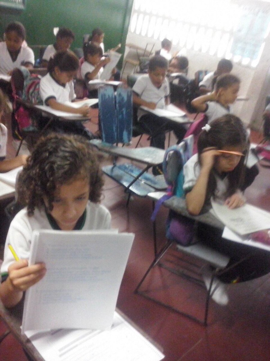 lbethmenque's tweet photo. Veronica Ahumada, Liliana Puello. Los estudiantes de  2o están fortaleciendo competencias para la prueba Aprendamos. https://t.co/2sB7qwWamD