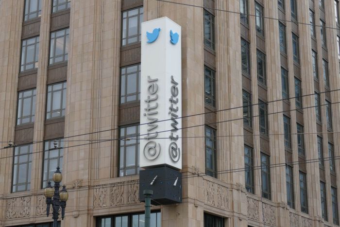 apple_pause's tweet photo. Twitter mulls an enhanced TweetDeck for power users as subscription rumors swirl.… https://t.co/eJqpRvZyFb https://t.co/1tpjKveKbG