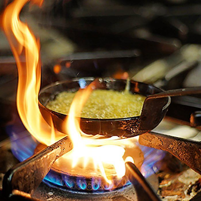 duncansOldInn's tweet photo. Out of the frying pan and onto your plate! #dartmoor #foodprep https://t.co/5XEXsVDnhj https://t.co/dLOZvGruNI