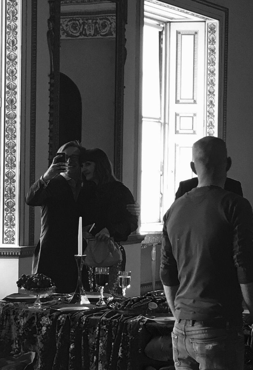 Always time for a selfie <a href="/Danielhopwood/">Studio Hopwood</a> <a href="/annaburles/">Anna Burles</a> #decorexphotoshoot