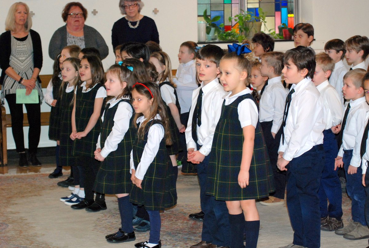 SacredHeartMI's tweet photo. Thank you Primary students for a wonderful prayer service this morning! More photos: https://t.co/CI12S5JoPA #ASHDifference #PriGazelles https://t.co/yclVgTTP07