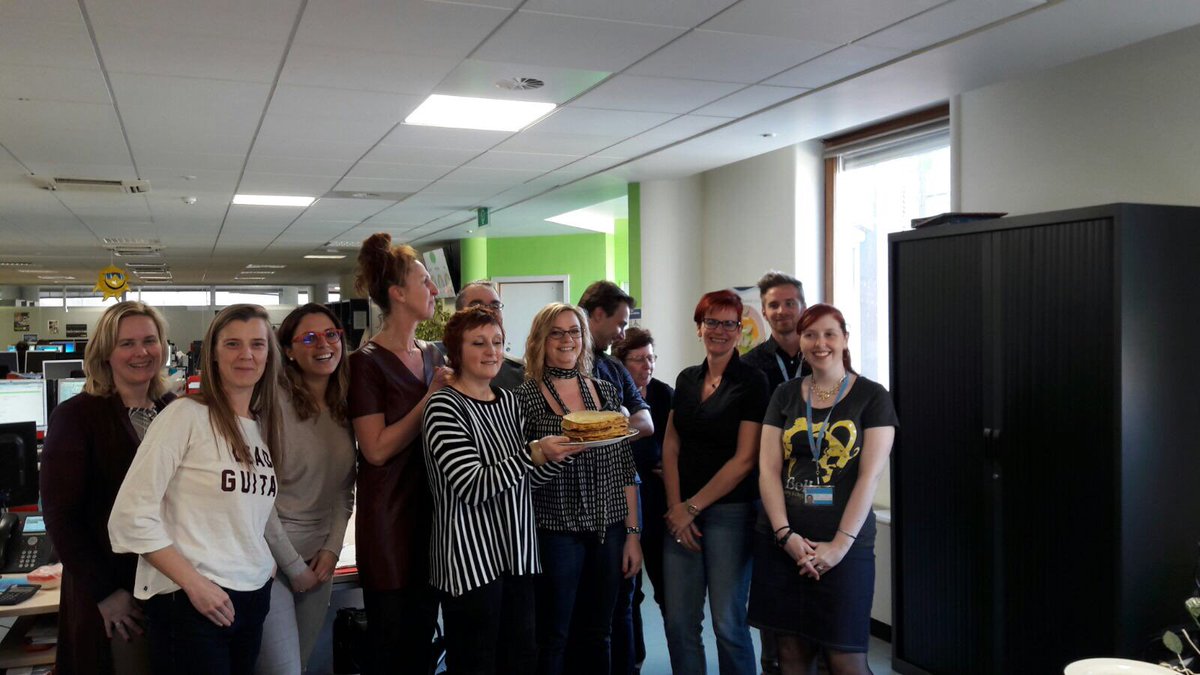 Journée crêpes pour l’équipe Social Care qui répond toujours à nos fans et followers! #journéedescrêpes