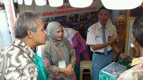 smkn1amga's tweet photo. Selamat dtg di stand kami Bpk H.Ganjar Pranowo
Dlm acara MUSRENBANGWIL se-eks Karasidenan Pekalangan, 23/3/17.
@ganjarpranowo
#MUSRENBANGWIL https://t.co/PZ05wMpnwu