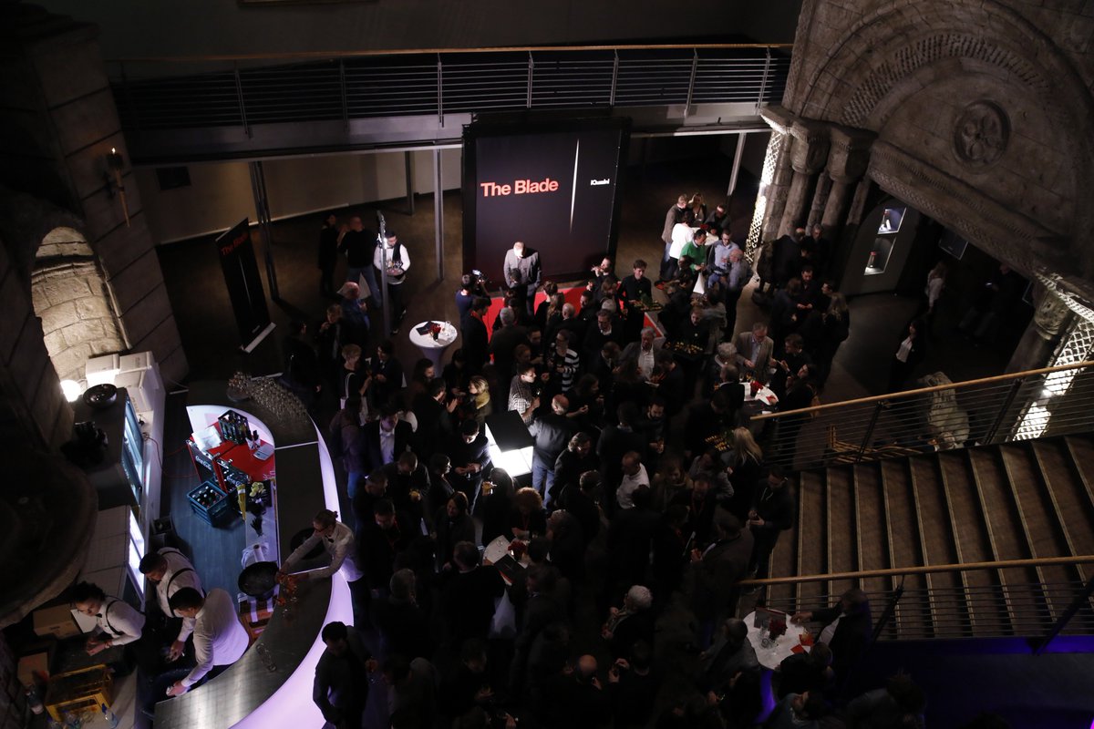iGuzzini's tweet photo. The #BladeTour continues in Berlin with a great evening of magical music, art & light. Thx to everyone who attended #yourownblade https://t.co/gkpLyUIg3z