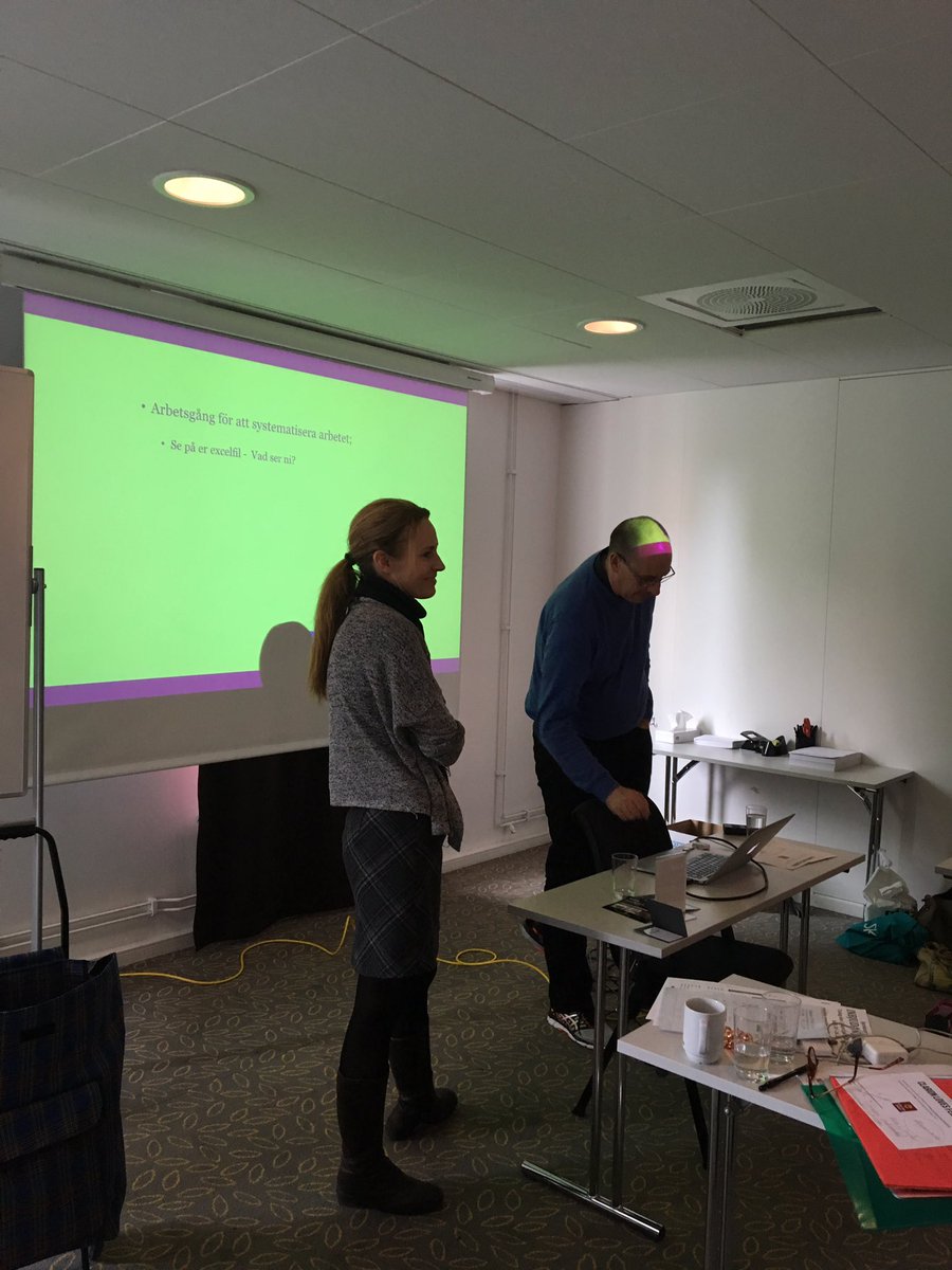 EwaWestman's tweet photo. Pluginnovation på plats idag. Åskådliggöra resultat #pivotabeller #programteori #pluginnovation #östersund #plugin2.0 https://t.co/L4CNzkzd6E