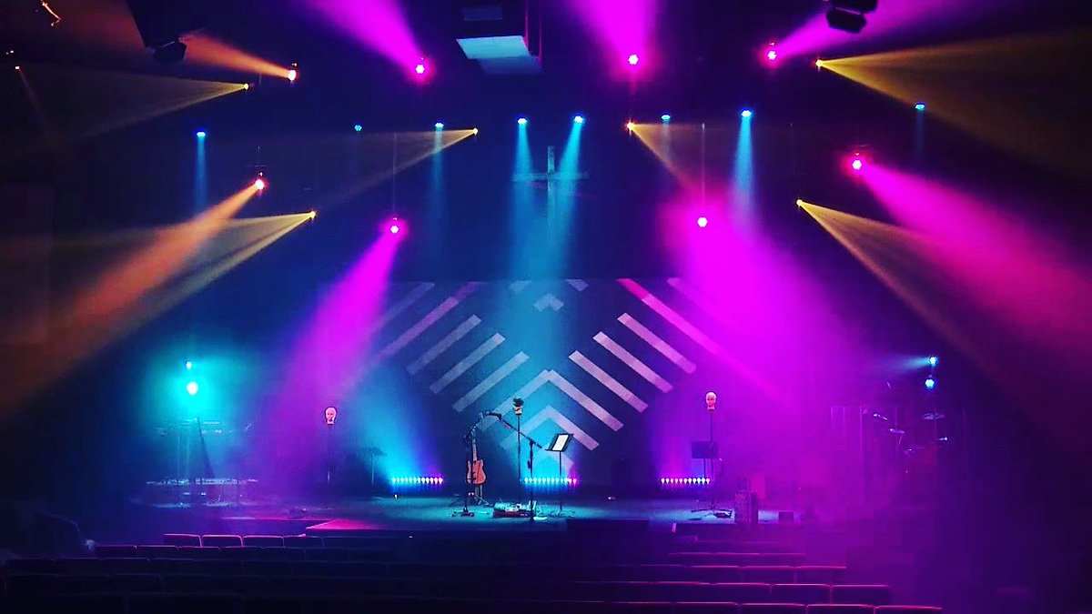 thelightdude's tweet photo. #stagelighting https://t.co/C6VgkxjLsL