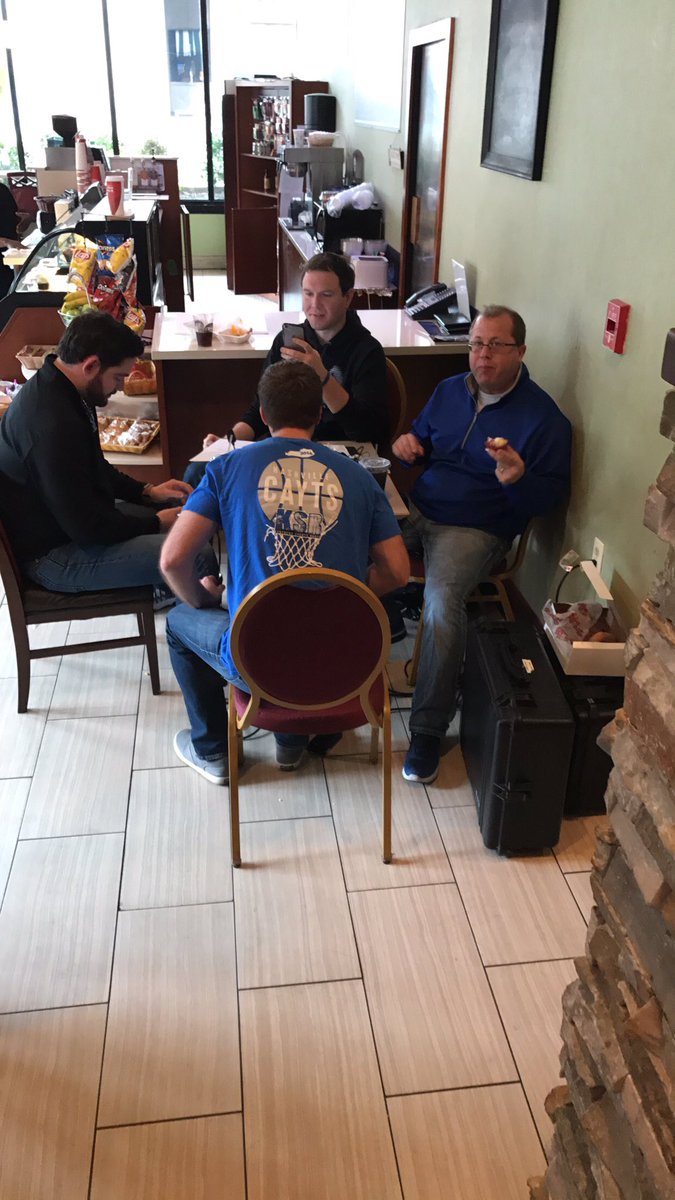 Mel_Kaye_82's tweet photo. My first live @KySportsRadio show and @ryanlemond didn't disappoint!! https://t.co/Eg6v7s4WeG
