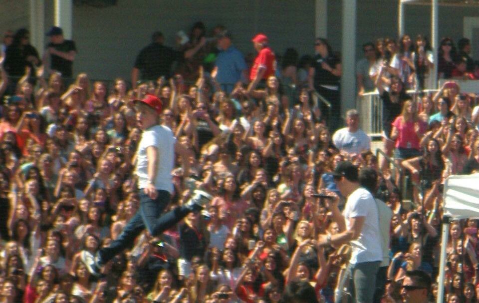 rebekahgaveup's tweet photo. Happy 5 years since this crazy day. 😭 #Bring1DToDallas https://t.co/DHTLm5HAqg