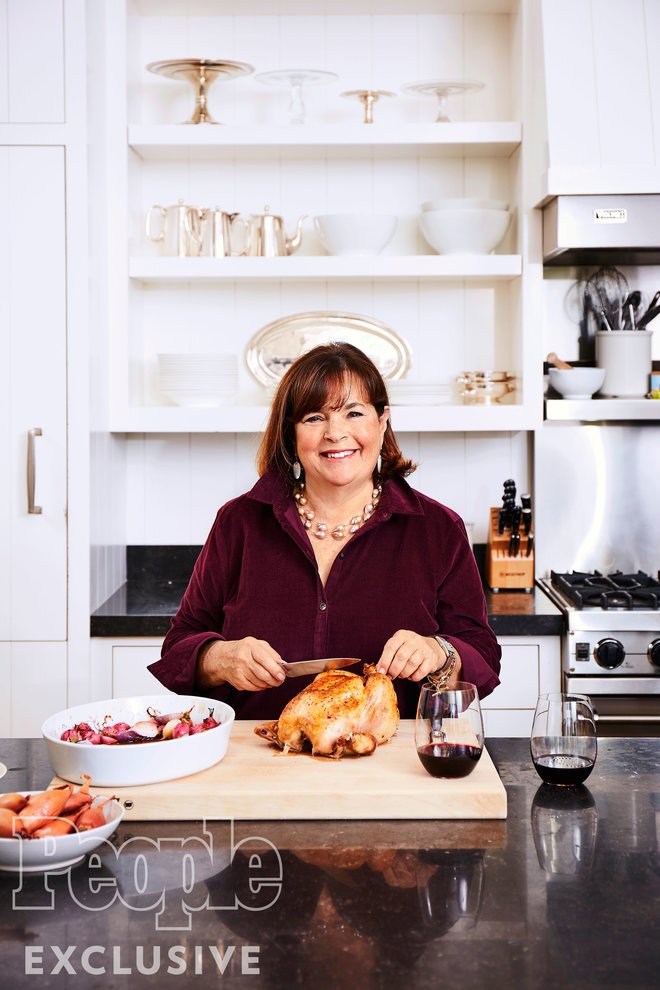 foodandwine's tweet image. Ina Garten just announced a brand new cooking show and we are so excited. trib.al/Kz4gR0t
