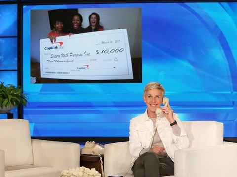 kaylahainer's tweet photo. Cool! @TheEllenShow swung by Philly’s @CapitalOneCafe to celebrate #BankingReimagined. https://t.co/VlQO9Ra4kY https://t.co/rETsgjLPfu