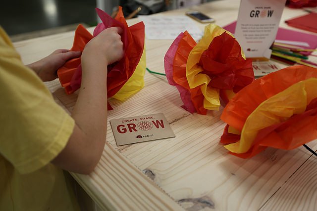 RedHatJobs's tweet image. .@sxsw attendees helped transform a greenhouse into a colorful display of collaboration: red.ht/2mOvp7Q #SXCreate #SXRedHat