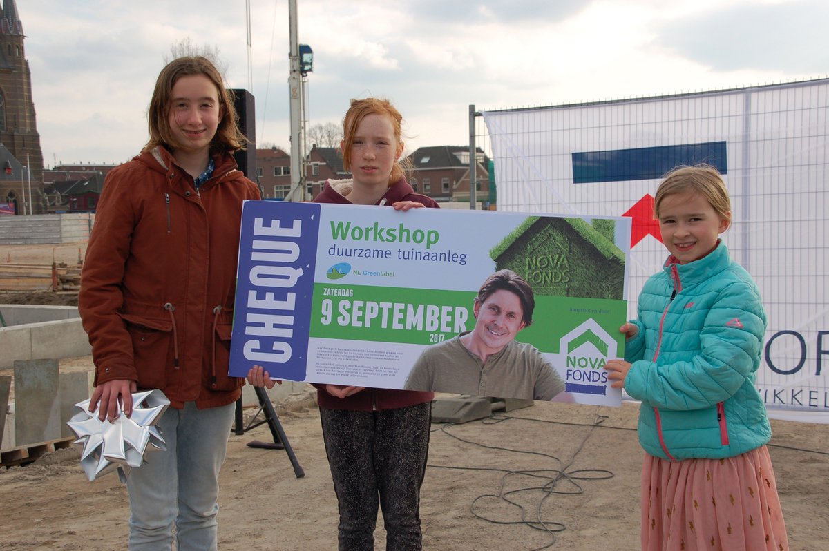 Novaform_EU's tweet photo. Duurzame tuin voor eerste kopers nieuwbouwproject De Weezenlanden in centrum Zwolle https://t.co/rjZS4C3MPT #NF https://t.co/Lq3RBUrD95