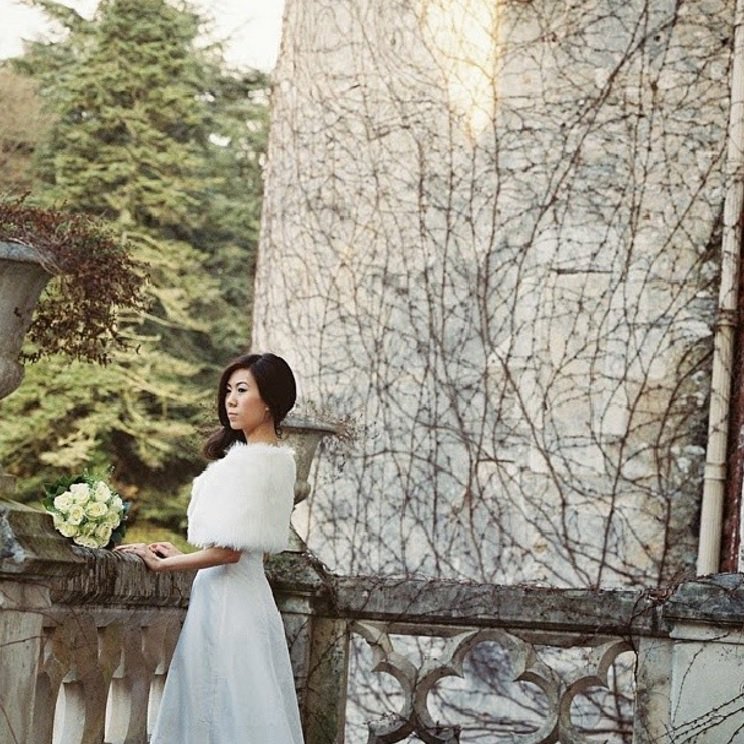 CReignac's tweet photo. A beautiful bride at #ChâteaudeReignac 👰
#chateau #château #castle #wedding #love #flower #luxe #tourisme #loirevalley #touraine #france https://t.co/jvB0l1H7sQ