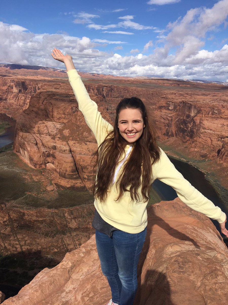 MadelineKayB's tweet photo. Horseshoe Bend🏜🤓😄 https://t.co/75DqxbPB6U