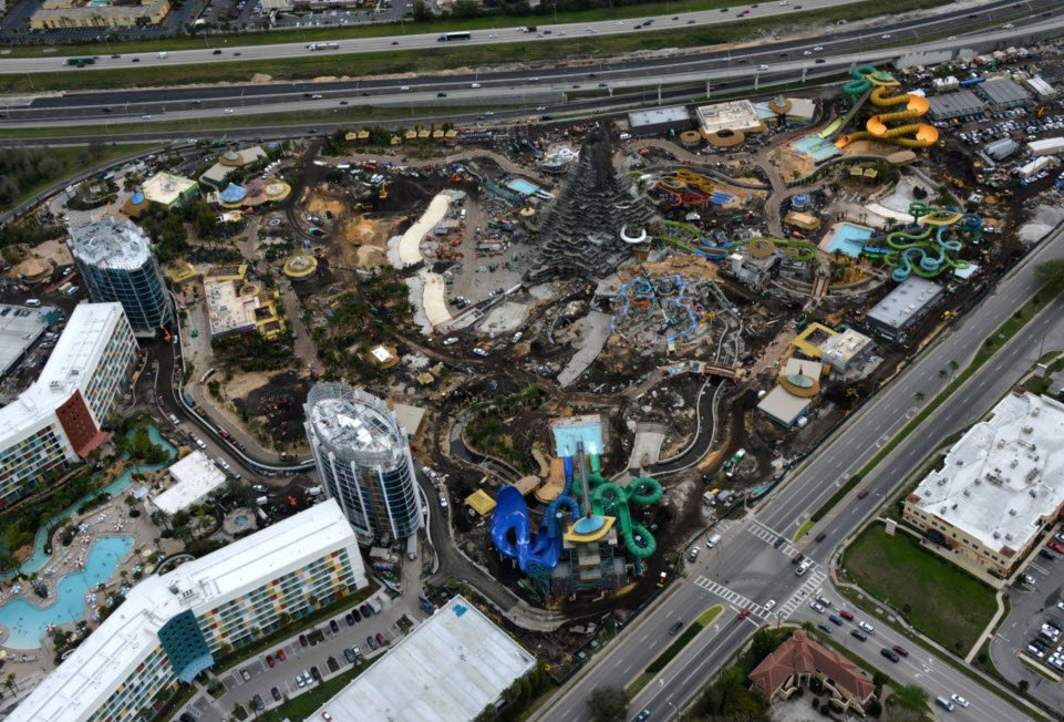 Check out these 1 year-before/after progress photos from @aerophoto on <a href="/UniversalORL/">Universal Orlando Resort</a>'s Volcano Bay, an Austin project nearing completion: