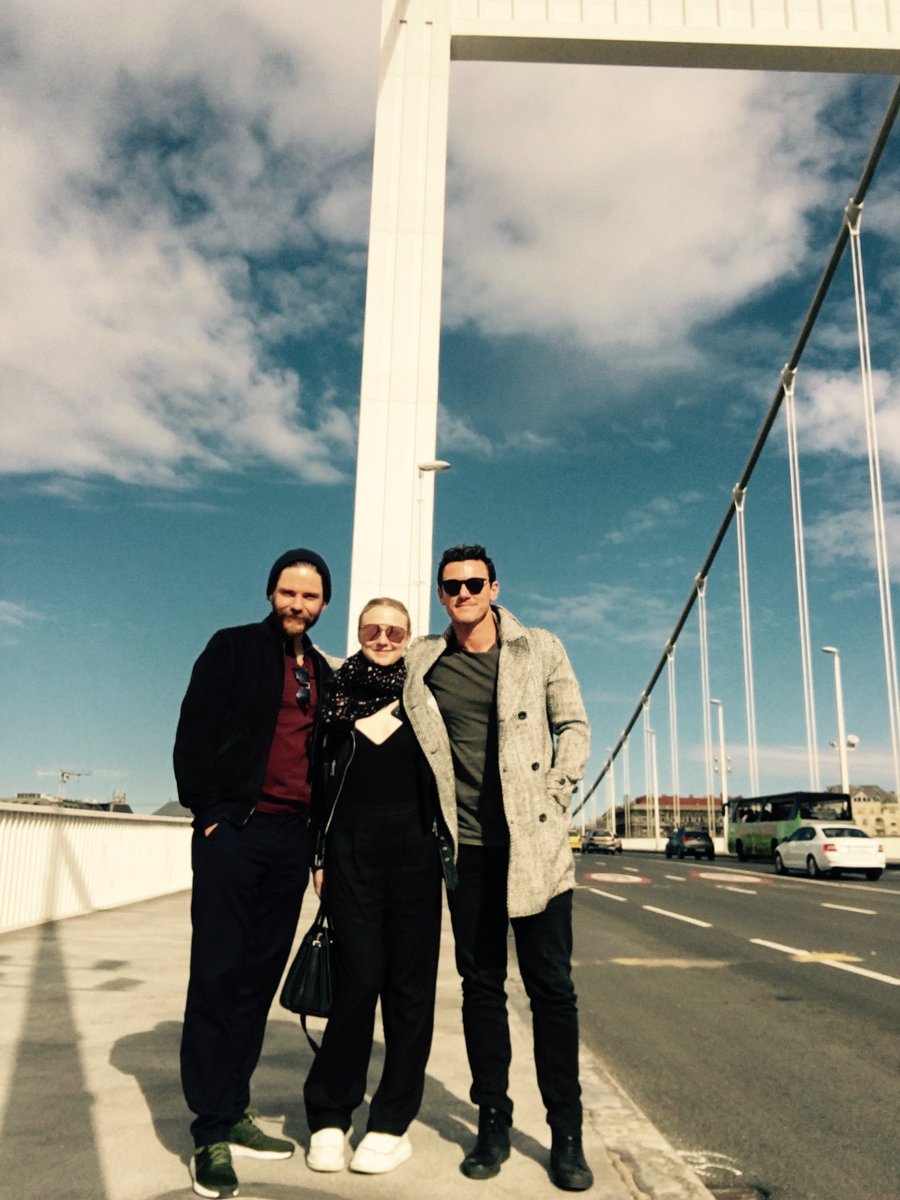 TheRealLukevans's tweet photo. Beautiful day to be a tourist in Budapest with my #TheAlienist family,  #DanielBrühl &amp; #DakotaFanning. https://t.co/BuFGvVh4iW