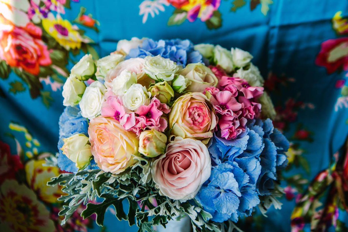 TodichFloralDesign.co.uk provides a sneak peak at upcoming #springflowers and #flowerfashions for the year ahead: todichfloraldesign.co.uk/blog/2017-spri…