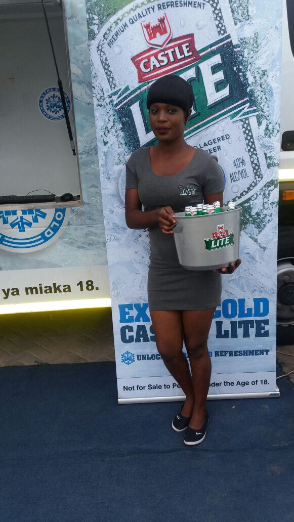 CastleLiteTz's tweet photo. Usikose #ColdExpress, Leo tupo La Stanza tayari kuwapa burudani na gari letu la kijanja. #UnlockExtraCold https://t.co/ft3VjZWgsN
