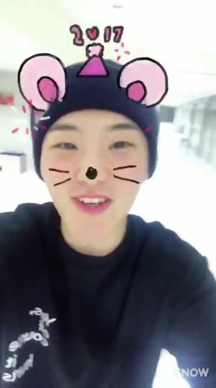 princehoshipics's tweet photo. 2017 you're doing amazing sweetie https://t.co/HrbM8hph6I