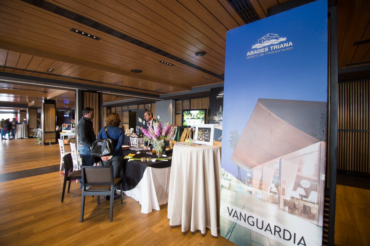 muelle21sevilla's tweet photo. Muchos proveedores llevaron sus novedades a @WeddingSevilla #bodas #sevilla https://t.co/nzUt0febU8 https://t.co/jolt87xt2k