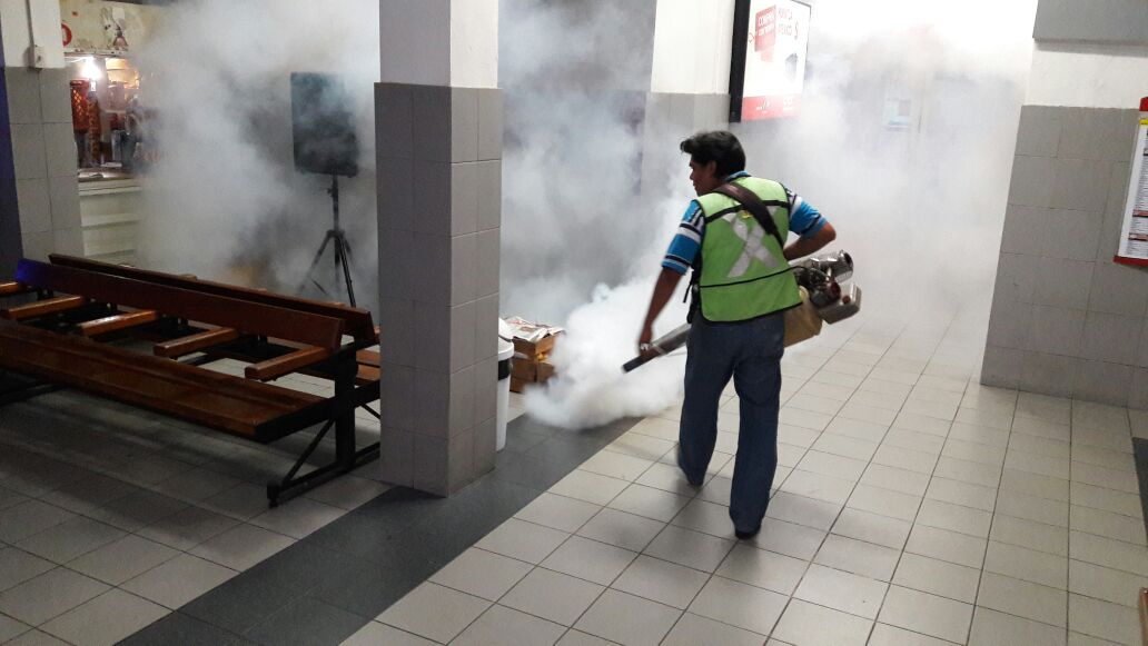 SSaludChiapas's tweet photo. #pornosotrosyporlosquevienen @SSaludChiapas #Nebulización Edificios públicos y estaciones de transporte en #Huixtla. https://t.co/3JOkEMhhJX