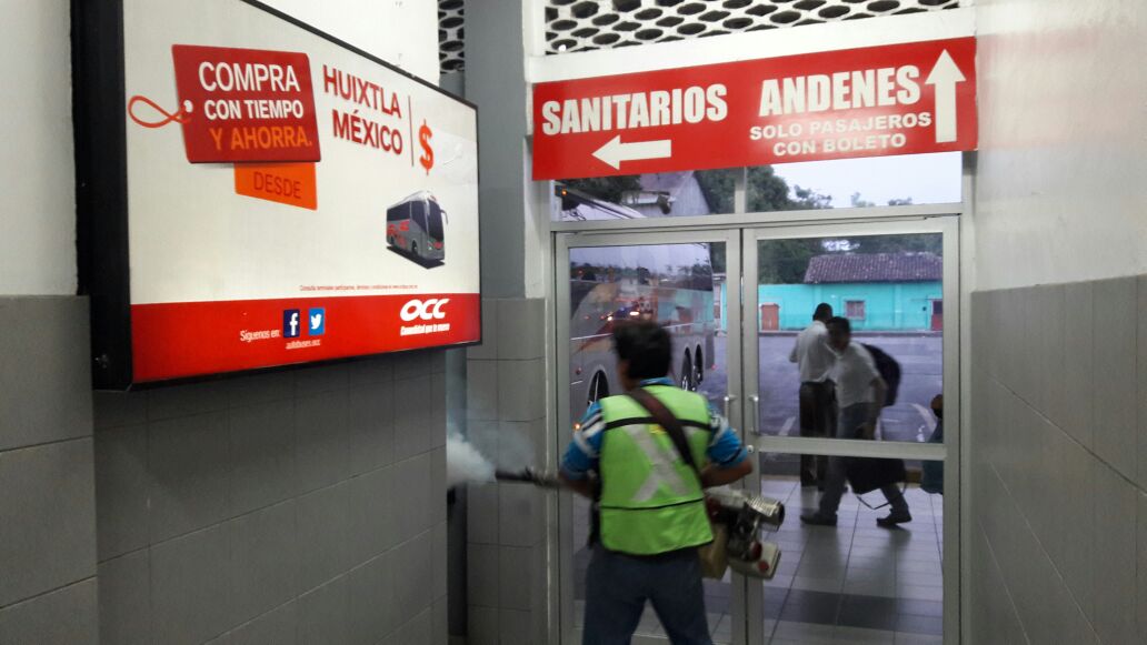SSaludChiapas's tweet photo. #pornosotrosyporlosquevienen @SSaludChiapas #Nebulización Edificios públicos y estaciones de transporte en #Huixtla. https://t.co/3JOkEMhhJX