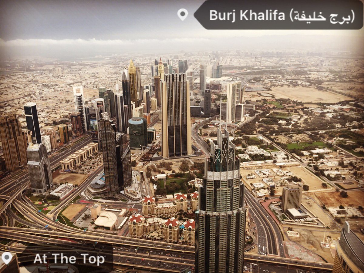 CraftSu's tweet photo. Look up～ @BurjKhalifa https://t.co/ZVupMZn8tM