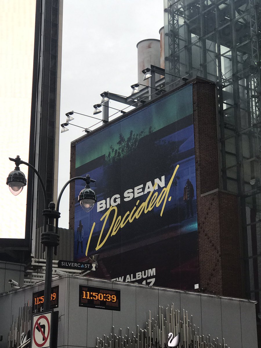 DowntownLynX's tweet photo. @BigSean #Idecided #NewYork #NyC #34st https://t.co/YCeghYw5bK