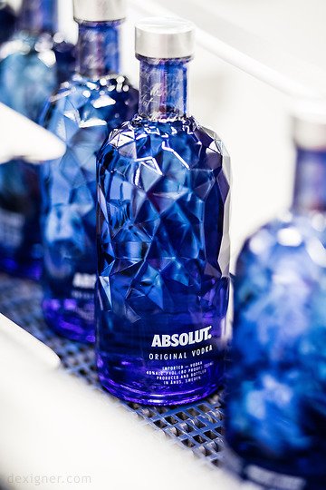 EpositivaDesign's tweet photo. Absolut has recently innovated in the design of its new bottle!
Do you want your products with an Innovative Design?
Contact us! https://t.co/DWarvfG1Jl