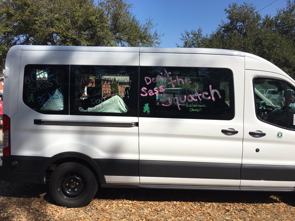 OneSassyBeast's tweet photo. This van is #Poppin! #FullSass #SquatchGoals @anna_grubic https://t.co/zf0poBUHjA