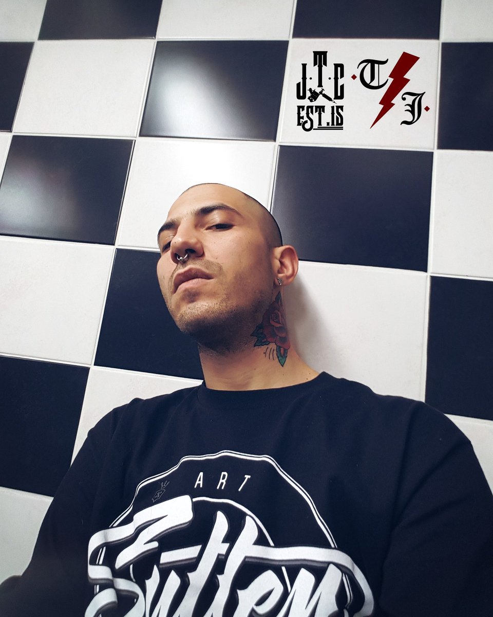 tinyjackal's tweet image. #tinyjackal #newalbum #atmosfaira #jackalstattoo #jackalstattoocrew #rap #hiphop #greekhiphop #greekrap #greekpoetry