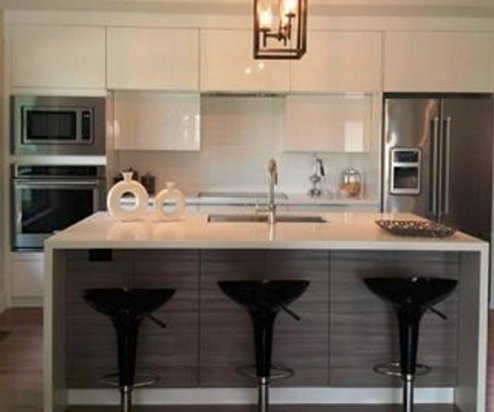 WPWoods's tweet photo. LOVE the mix of our #Premline Bianco high gloss with @Cleaf_Official Pizzo Ferrato - beautiful #kitchen! @ardizzl @RinovaCorp #LidoCabinets https://t.co/D1uM3vWbtR