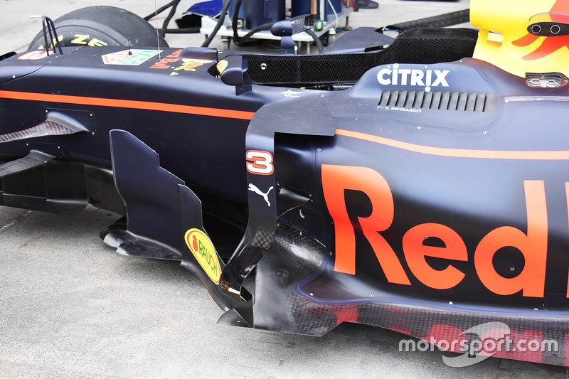 de_motorsport's tweet photo. #Formel1-Technik: #RedBull's Design-Kniffe für den #F1-GP von Australien! https://t.co/34Sa3qTLic #F12017 #AusGP #AusGPWeek #gpaustralia https://t.co/9X6xu52daA