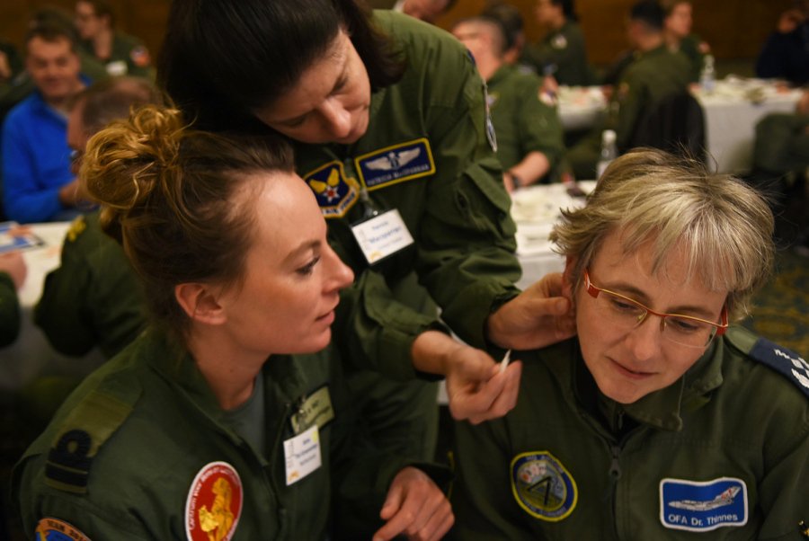 starsandstripes's tweet photo. Acupuncture as battlefield pain treatment? You won't believe their ears! - https://t.co/qC0GBs7kTa https://t.co/Osp4knWtJC