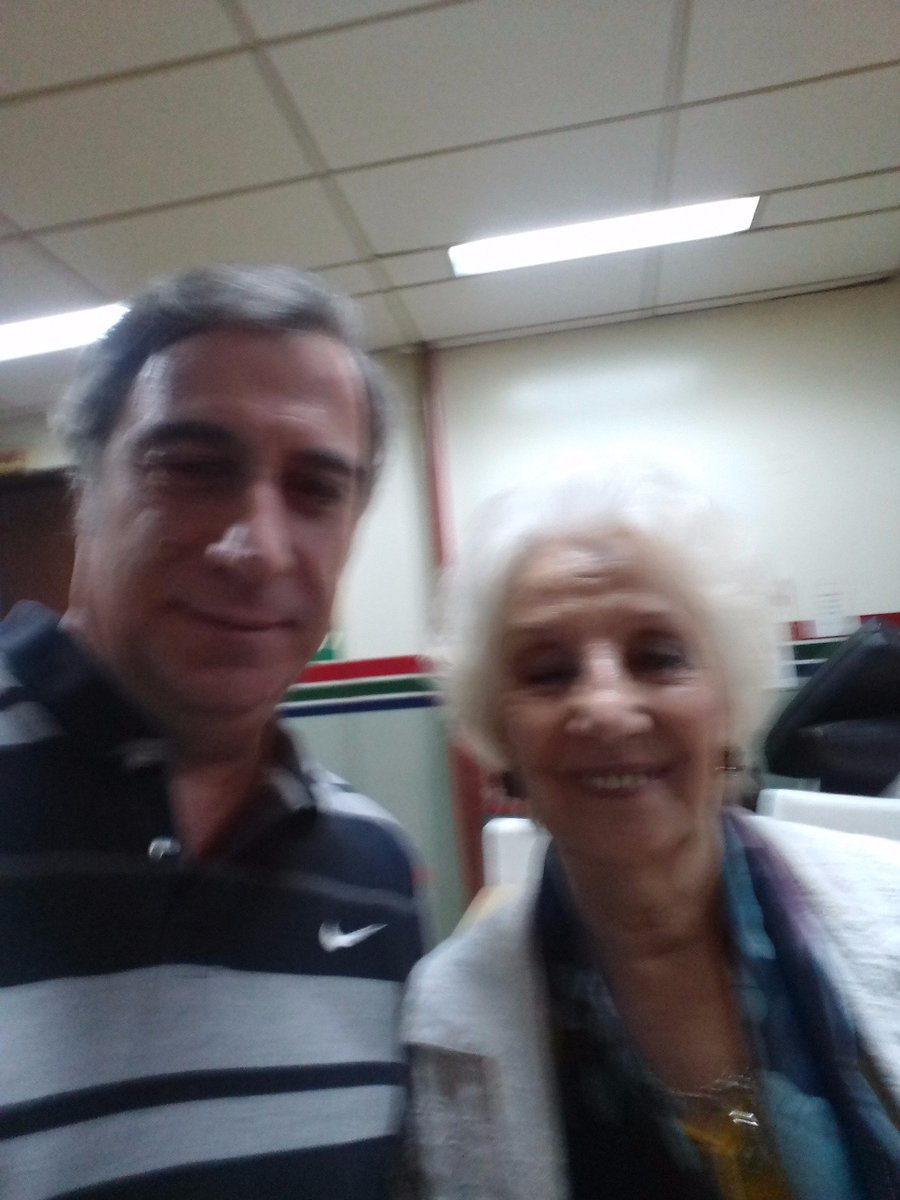 jorgecicu's tweet photo. Con Estela en Cronica, antes de ir a la marcha. Un orgullo y un regalo en el dia de mi cumpleaños. https://t.co/aVXcOdtOOK