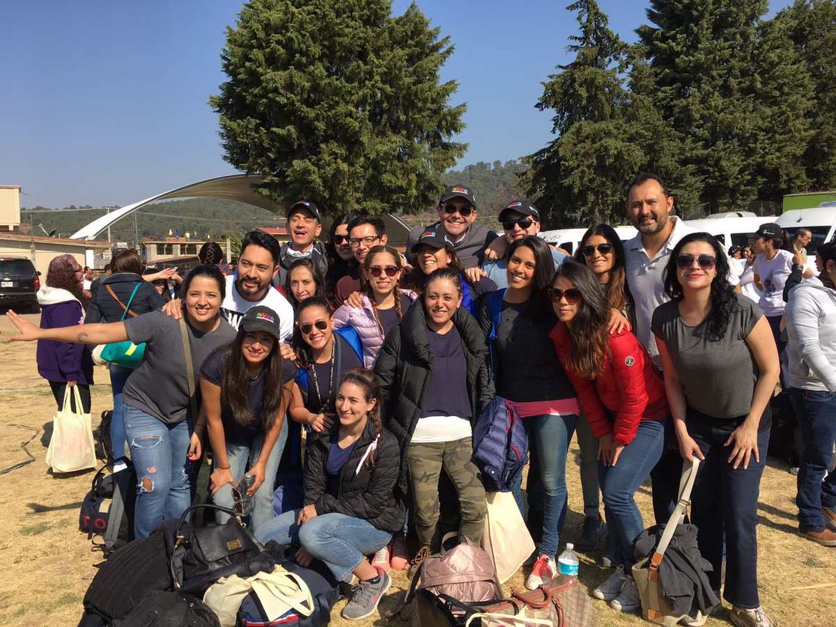 GrupoAXO's tweet photo. ¡El trabajo en equipo y entusiasmo nos distingue! #DiaAxo #ProudToBeAxo #TailoredHelp https://t.co/eq6EEkQBUD