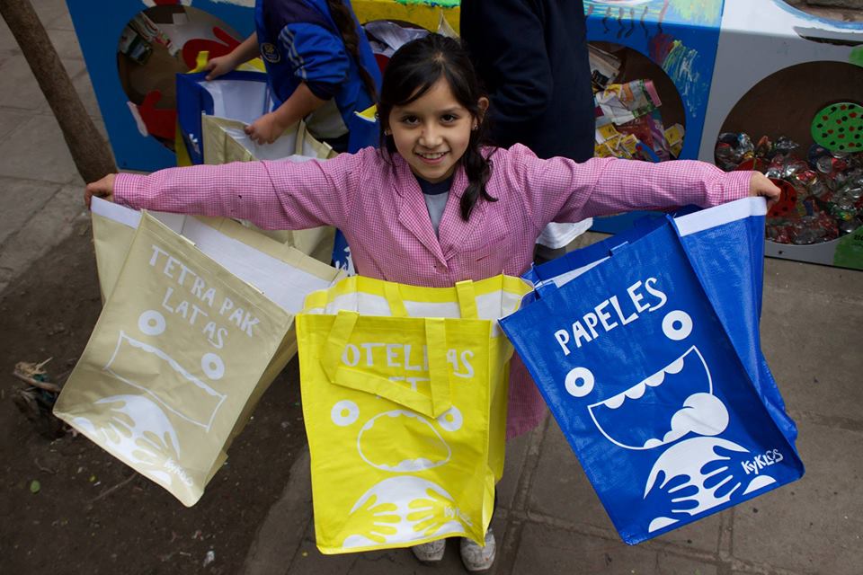 ¿Quieres reciclar en tu colegio pero no sabes cómo?<a href="/KyklosChile/">Kyklos</a> se hace cargo desde la educación hasta el retiro. Escríbenos nvial@kyklos.cl