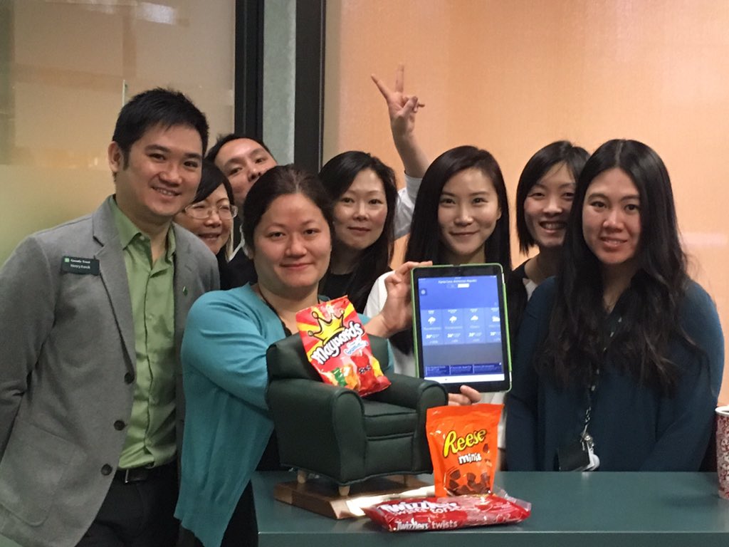 jcrosilla's tweet photo. TD Chinatown yyc earned the green chair for best customer service in February! #waytogo #htww1 @VencyChui @DerekTurner_TD @absmitherz ✅💚💯💎 https://t.co/uIypACkcxJ
