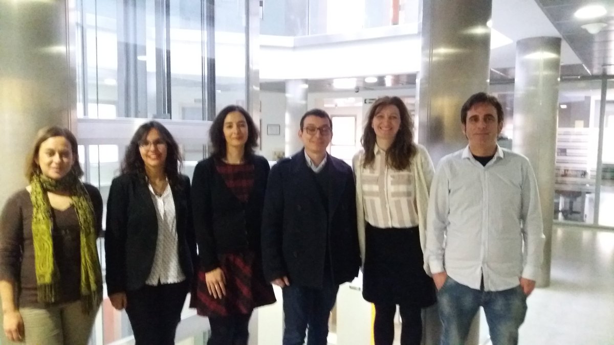 FComCSusj's tweet photo. Llenazo en el ciclo #LostinTranslation: "El perfil de la transcreación". Organiza: @tciUSJ. Lugar: @CJoaquinRoncal. https://t.co/lLznef2oVC