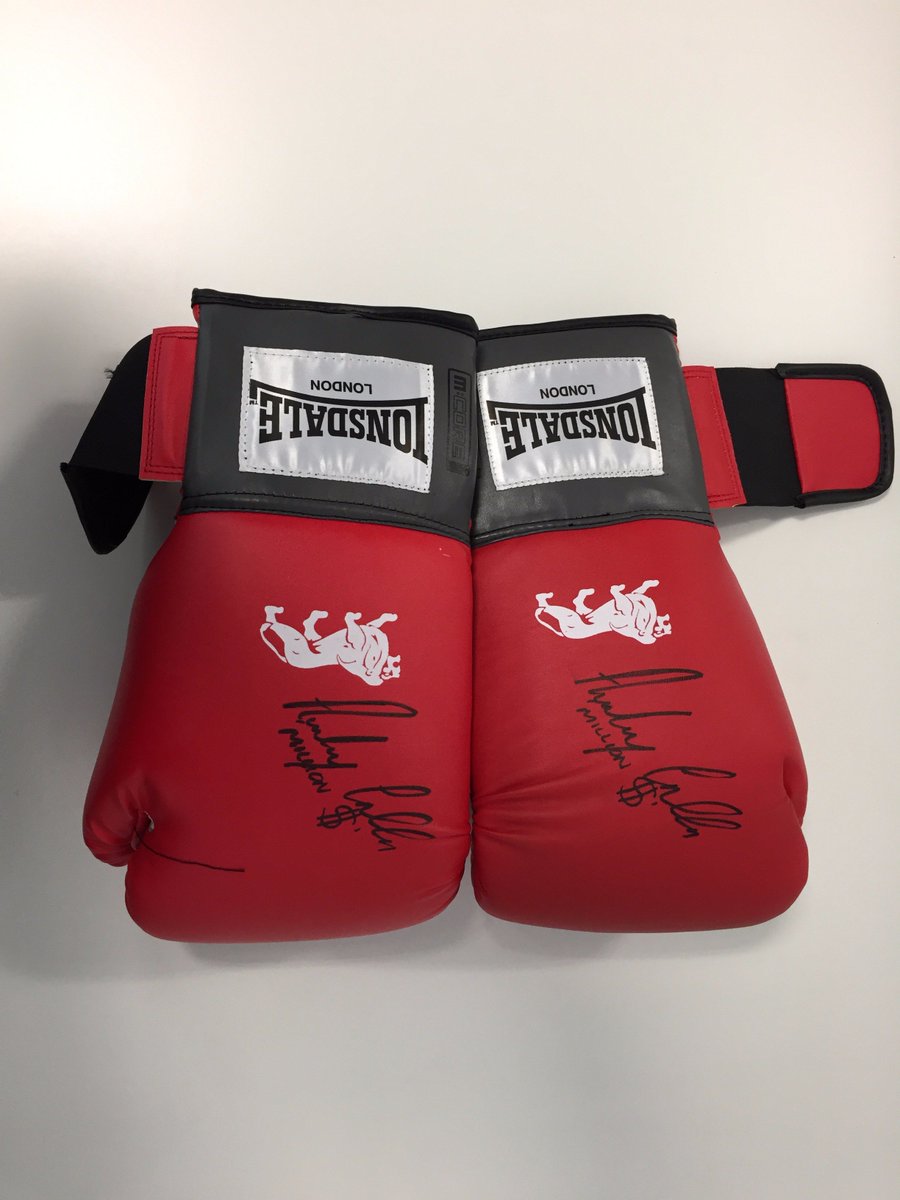 Betfred's tweet photo. 🥊 | WE'RE REWARDING OUR FOLLOWERS!

Simply retweet and like this this post for a chance to win these signed @ant_crolla gloves! https://t.co/oD0TPc069X