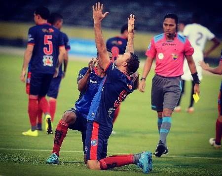 Lahorasports's tweet photo. #FUTBOL #ECUADOR #JORGE "TITAN" #DETONA #4TAFECHA #PUNTEROS #GOLEADOR #LAHORASPORTS
Domingo 26 de marzo #CdOlmedo vs. #SdAucas https://t.co/pr2ECSFgCZ