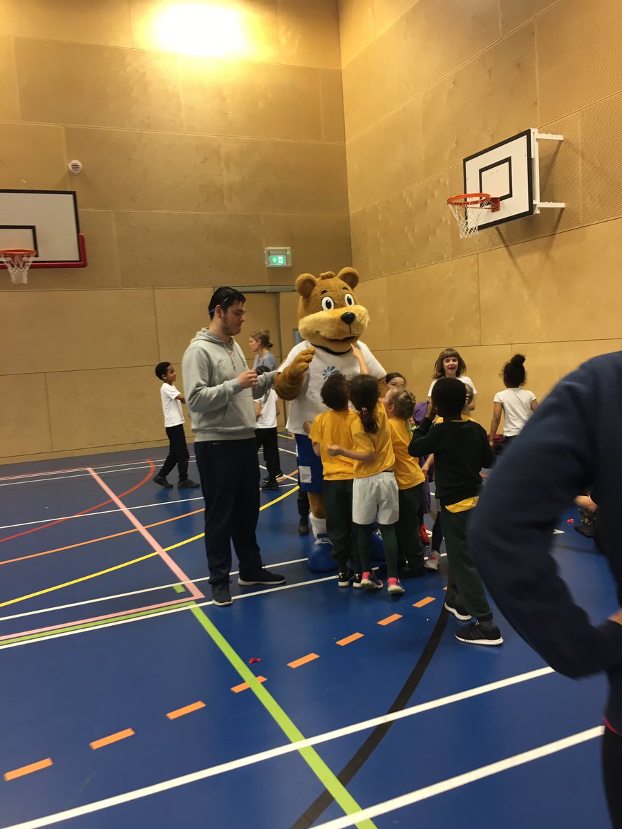 LPESSN's tweet photo. Look who popped in especially to see our KS1's... @Briothebear #RedNoseDay #activebear #busybear 🐻🎾🎽🎯🏆 https://t.co/ANiK8Y66dM