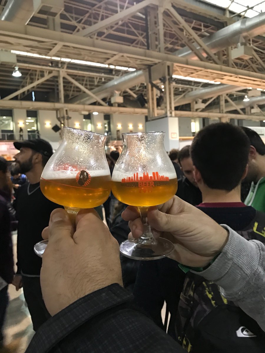BrewersHomeTF's tweet photo. Empezamos nuestro #bbf2017 con una espectacular #942 de @CervezaDougalls https://t.co/gK4Oi0S6Hz
