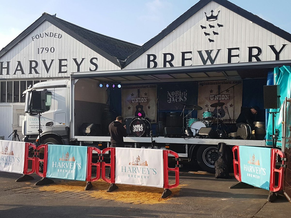 Harveys1790's tweet photo. The sun's out and we're busy getting set up for tonight's SOLD OUT @Noble_Jacks album launch in the front yard #ticketonlyevent #noblejacks https://t.co/5quz3zFroi
