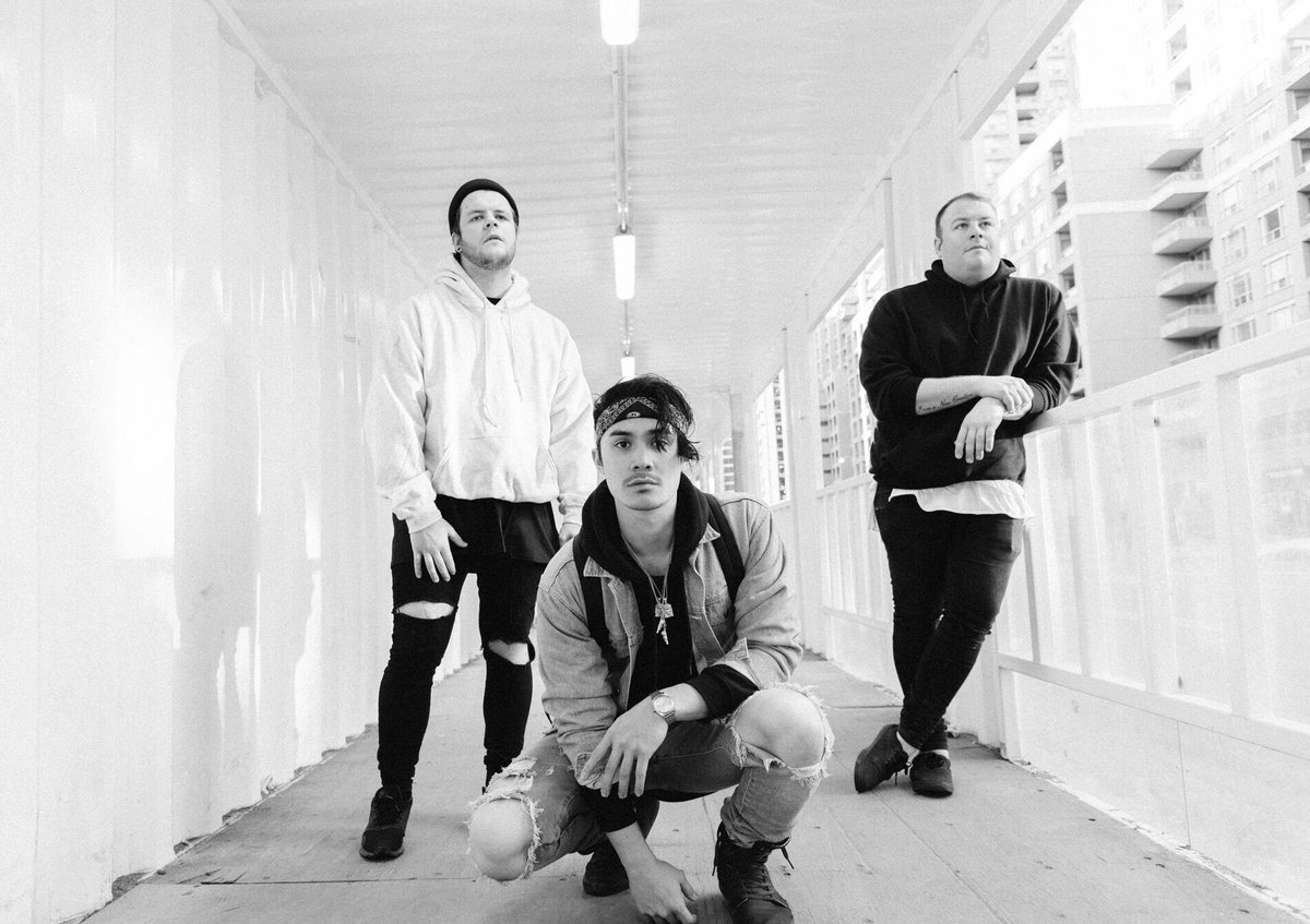POPULAR416's tweet photo. TWENTY BELOW EP OUT NOW // LINK IN BIO https://t.co/QX2QToXdlx