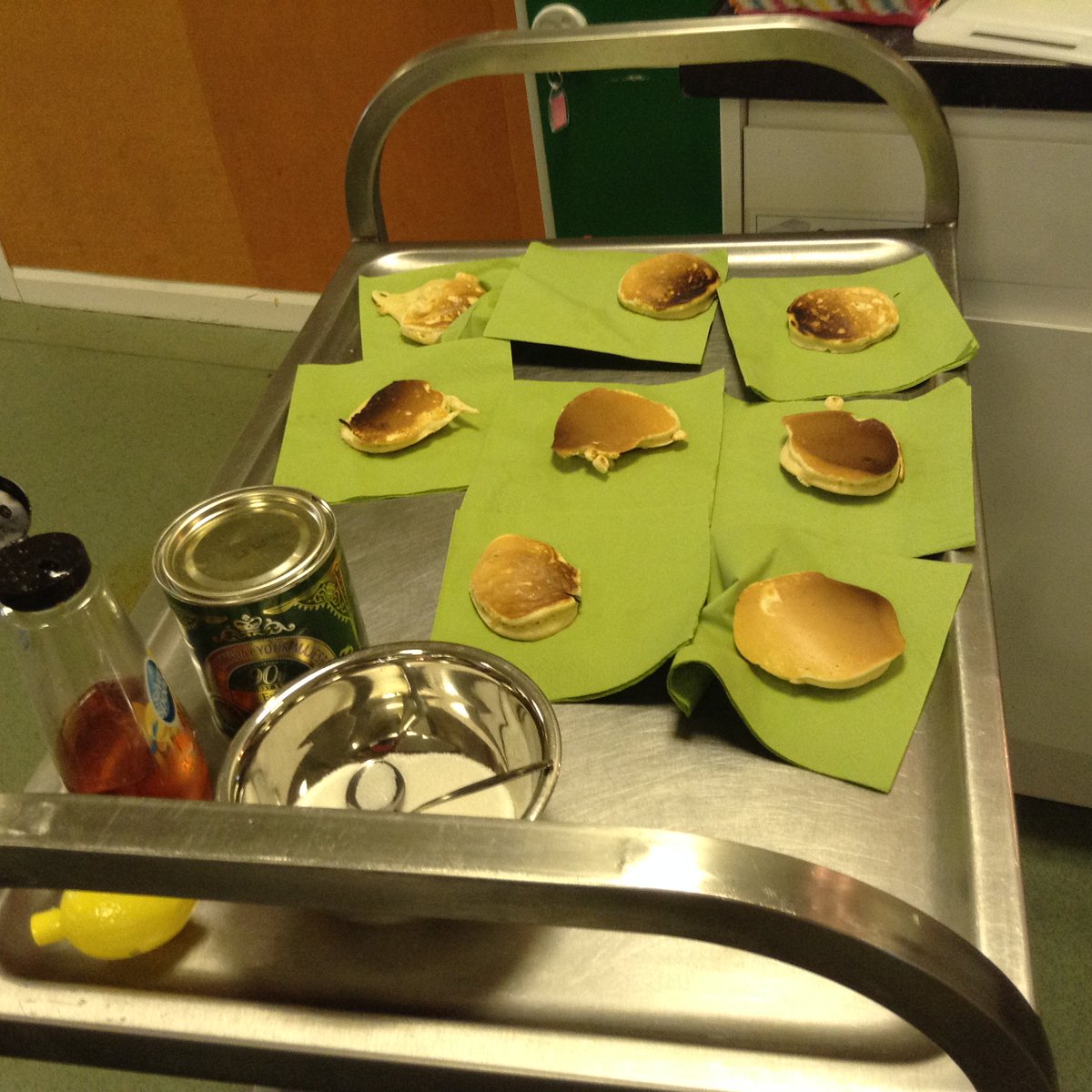 BroughPrimary's tweet photo. Y2- Changing materials topic in Science this week and making pancakes, great fun! #reversiblechange #irreversiblechange https://t.co/jer1KCzPHA
