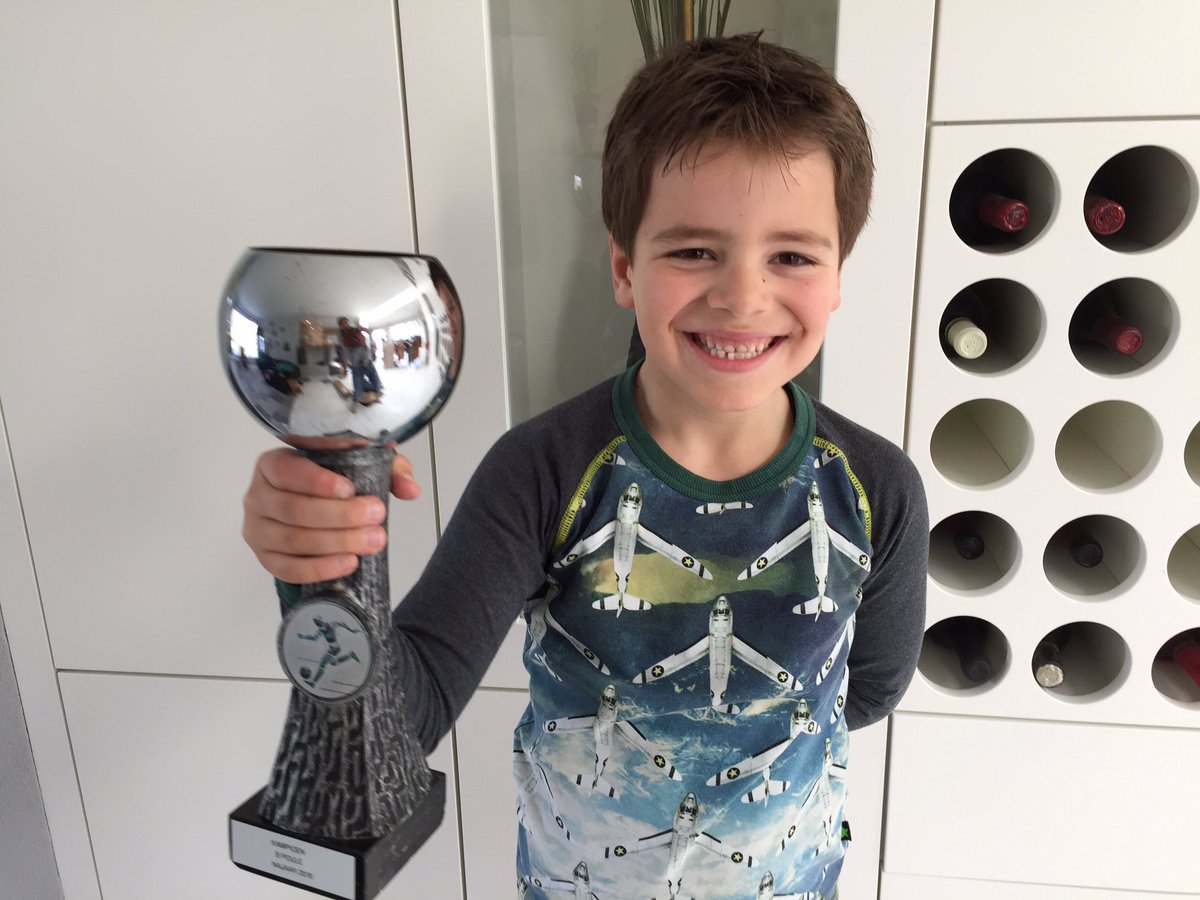 SasvanPas's tweet photo. 1 Ding is zeker, Fortuna won de beker #najaarscompetitie2016 #rkdvc Hele week opnieuw trots geweest, hij mocht nu even bij ons in huis zijn๐ https://t.co/Tt3onaiaeN