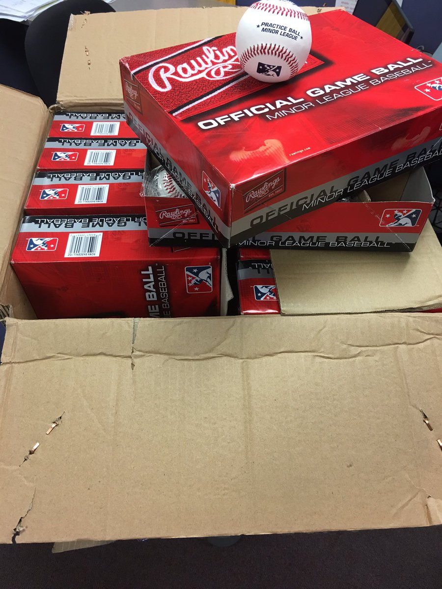 hwbaseball's tweet image. Thank you @AustinHWilson for the case! @Cardinals you&apos;ve got one of the best. 
#Alumnigivingback
#BIGclass