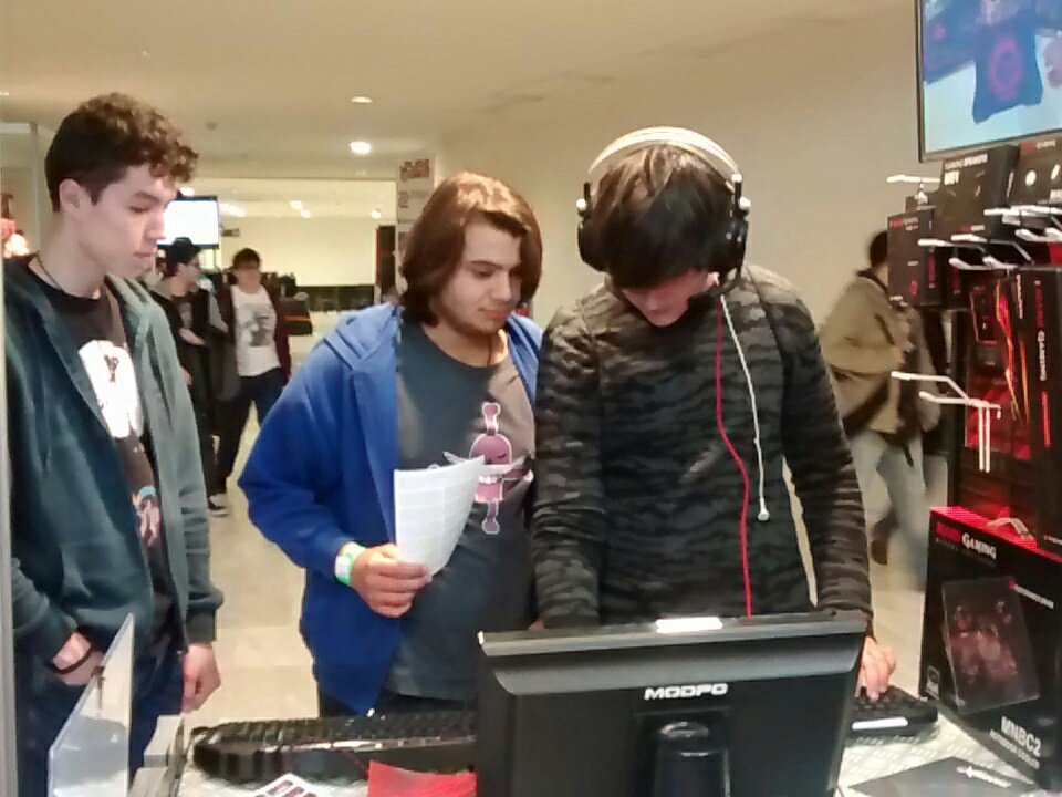 MODPCcom's tweet photo. Prueba todos los periféricos @MarsGaming_  de @MODPCcom en #CometCon17. Llévate unos #MIH1 de regalo con cada compra https://t.co/7GBn5qBYRS